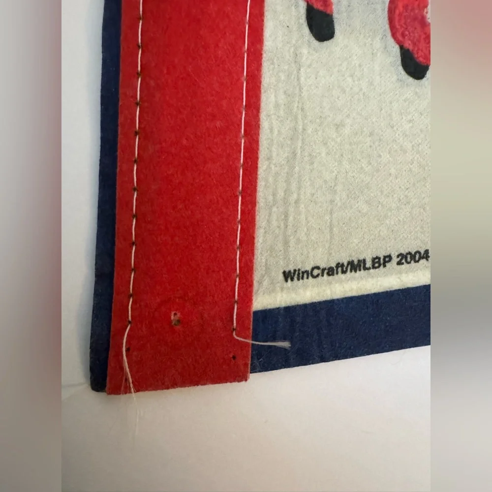 MLB Boston Red Sox Vintage 2004‎ Leather Strings Team Logo Baseball Pennant Flag
